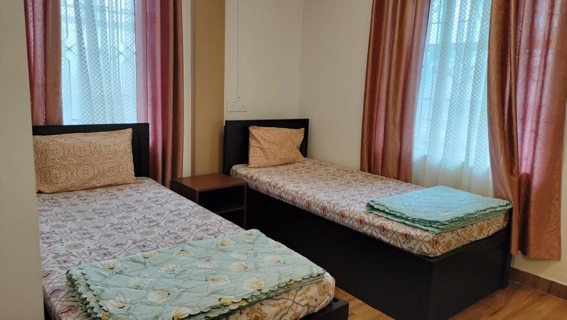 Aroma Inn Шилонг Екстериор снимка