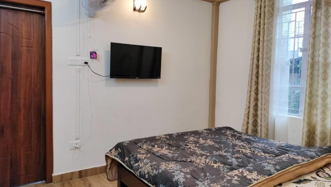 Aroma Inn Шилонг Екстериор снимка