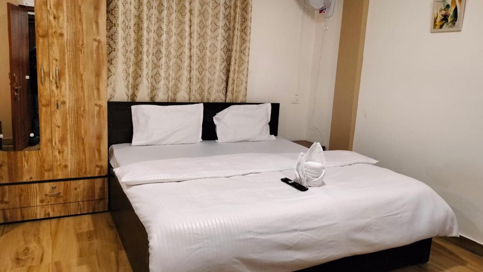 Aroma Inn Шилонг Екстериор снимка