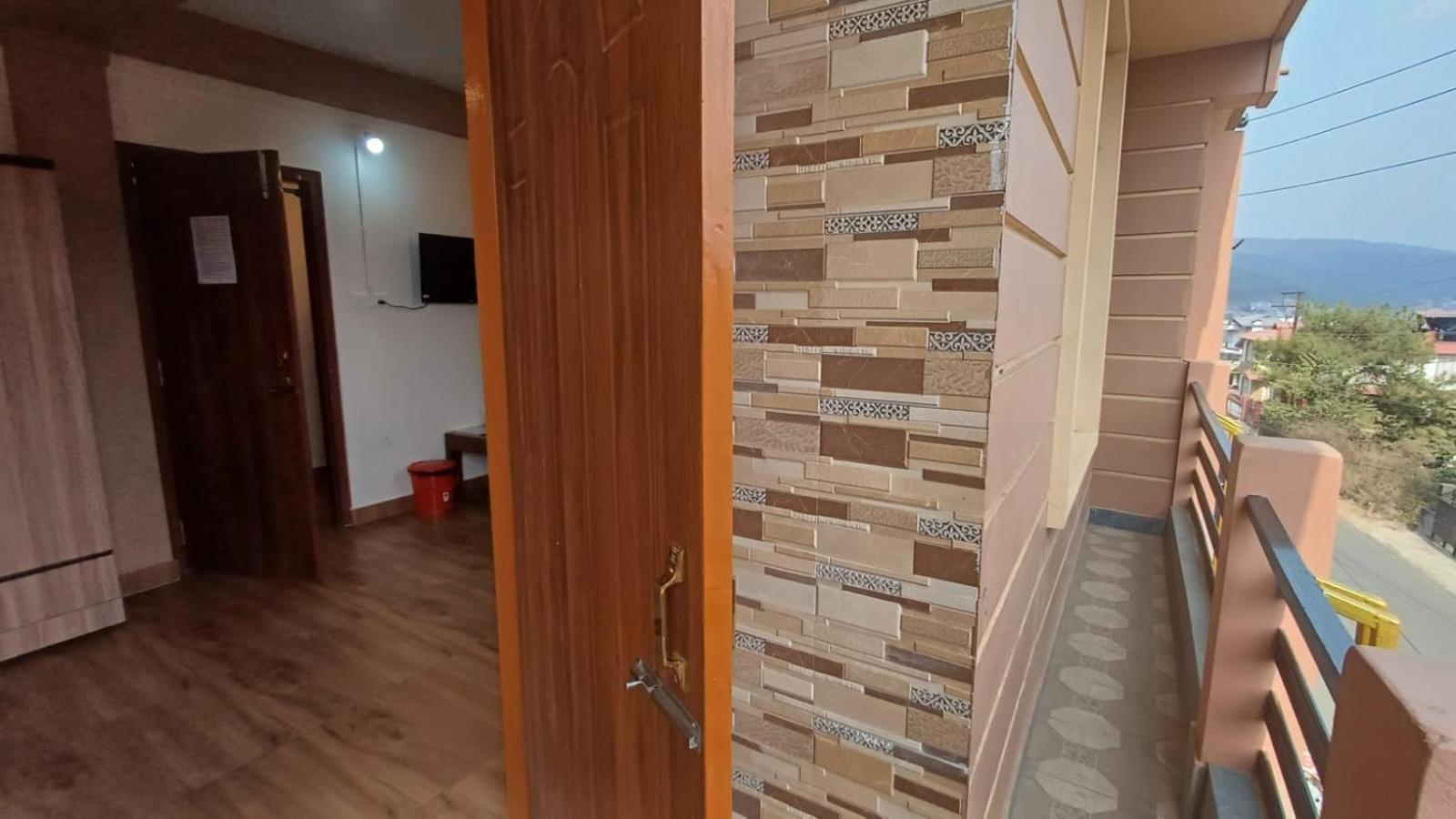 Aroma Inn Шилонг Екстериор снимка