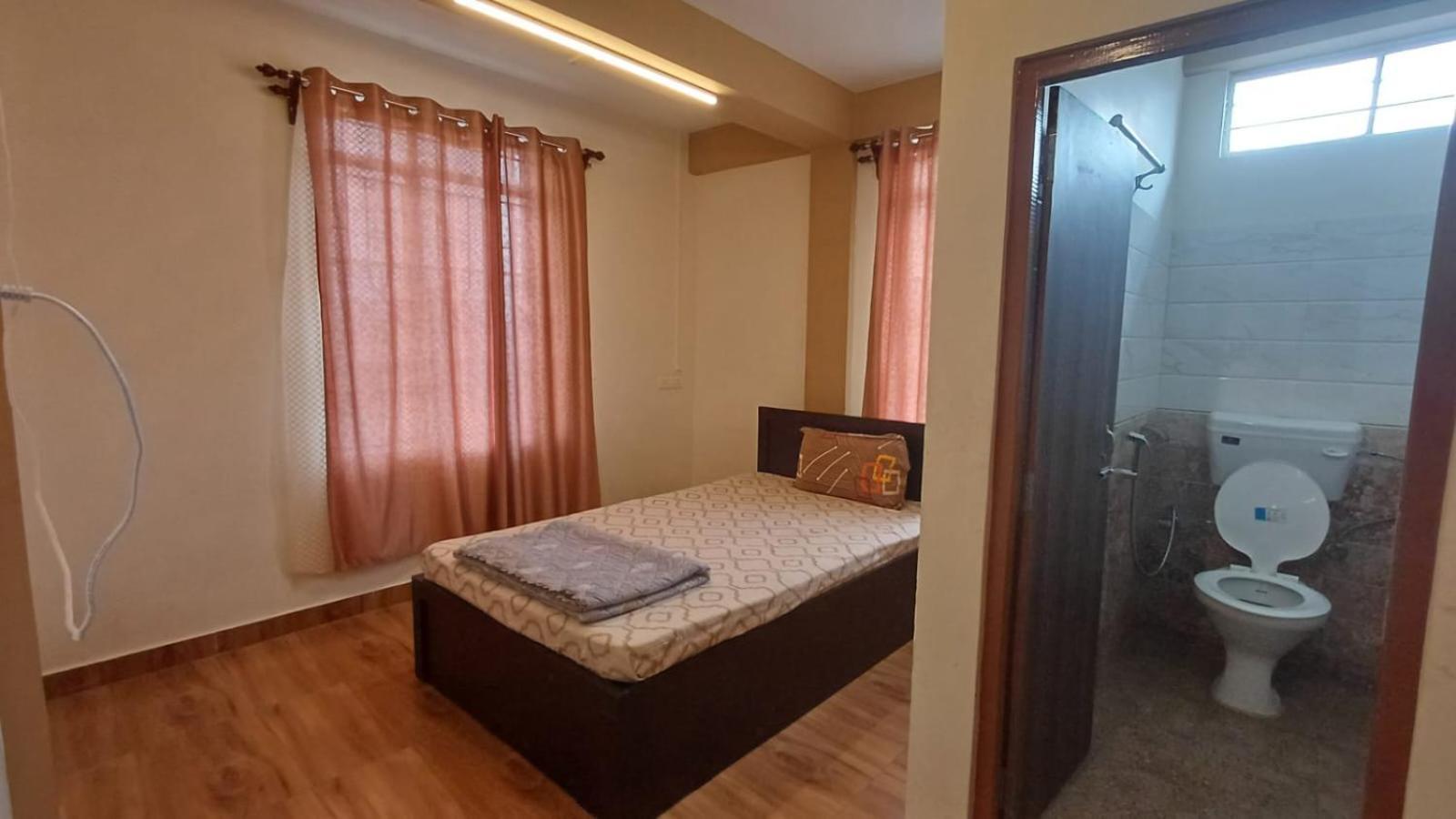 Aroma Inn Шилонг Екстериор снимка