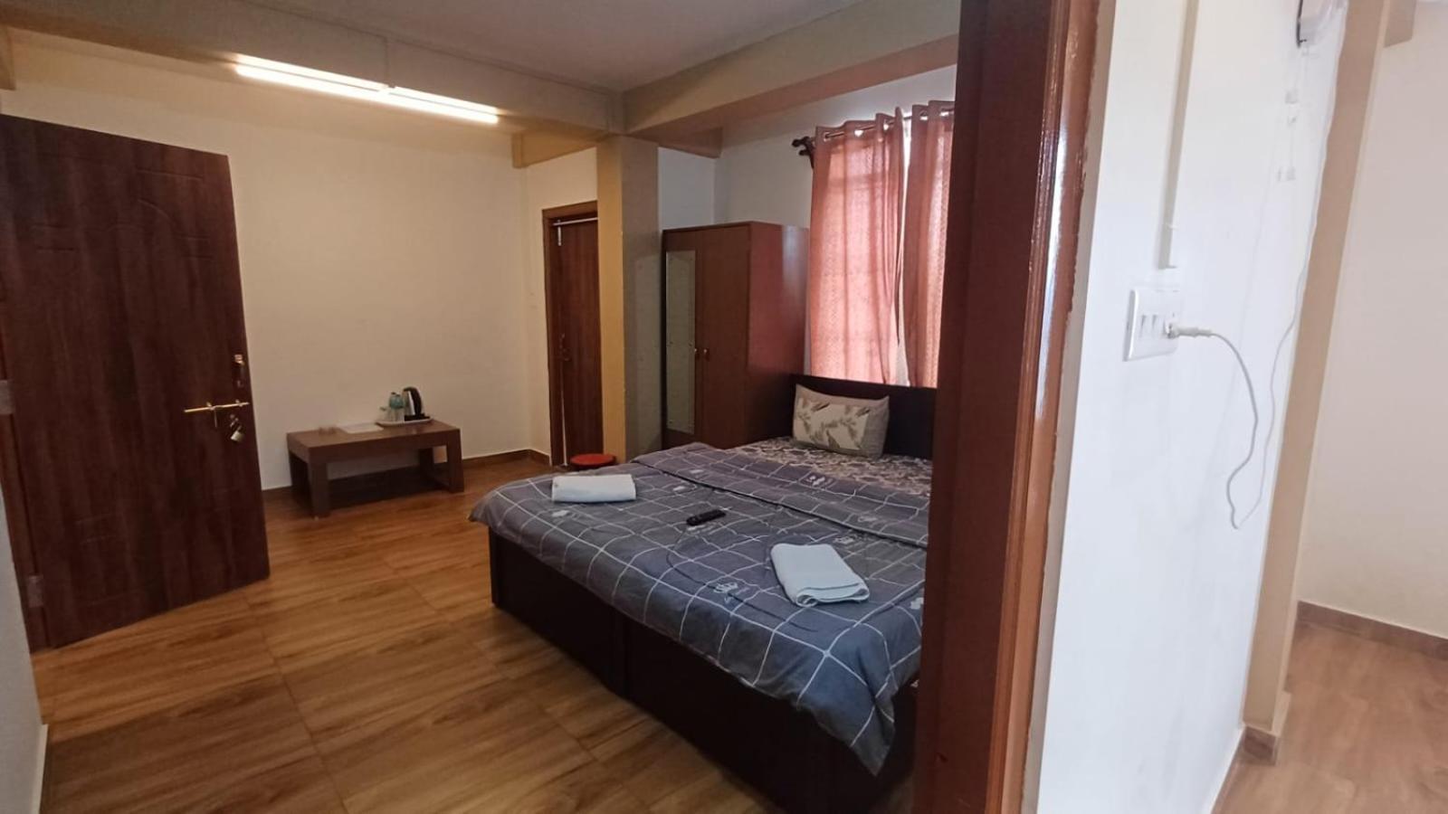 Aroma Inn Шилонг Екстериор снимка