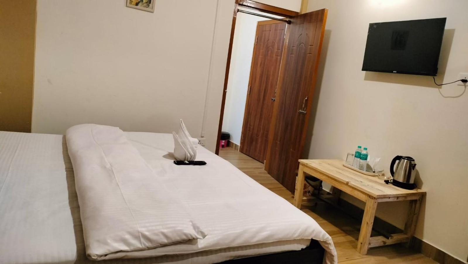 Aroma Inn Шилонг Екстериор снимка