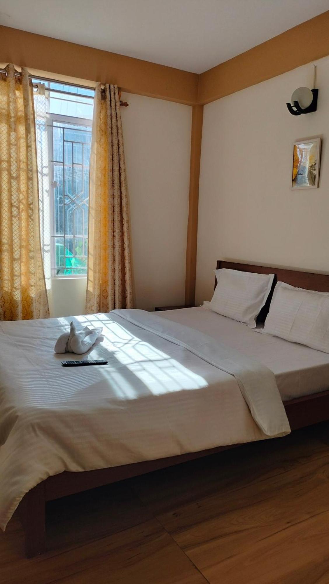 Aroma Inn Шилонг Екстериор снимка