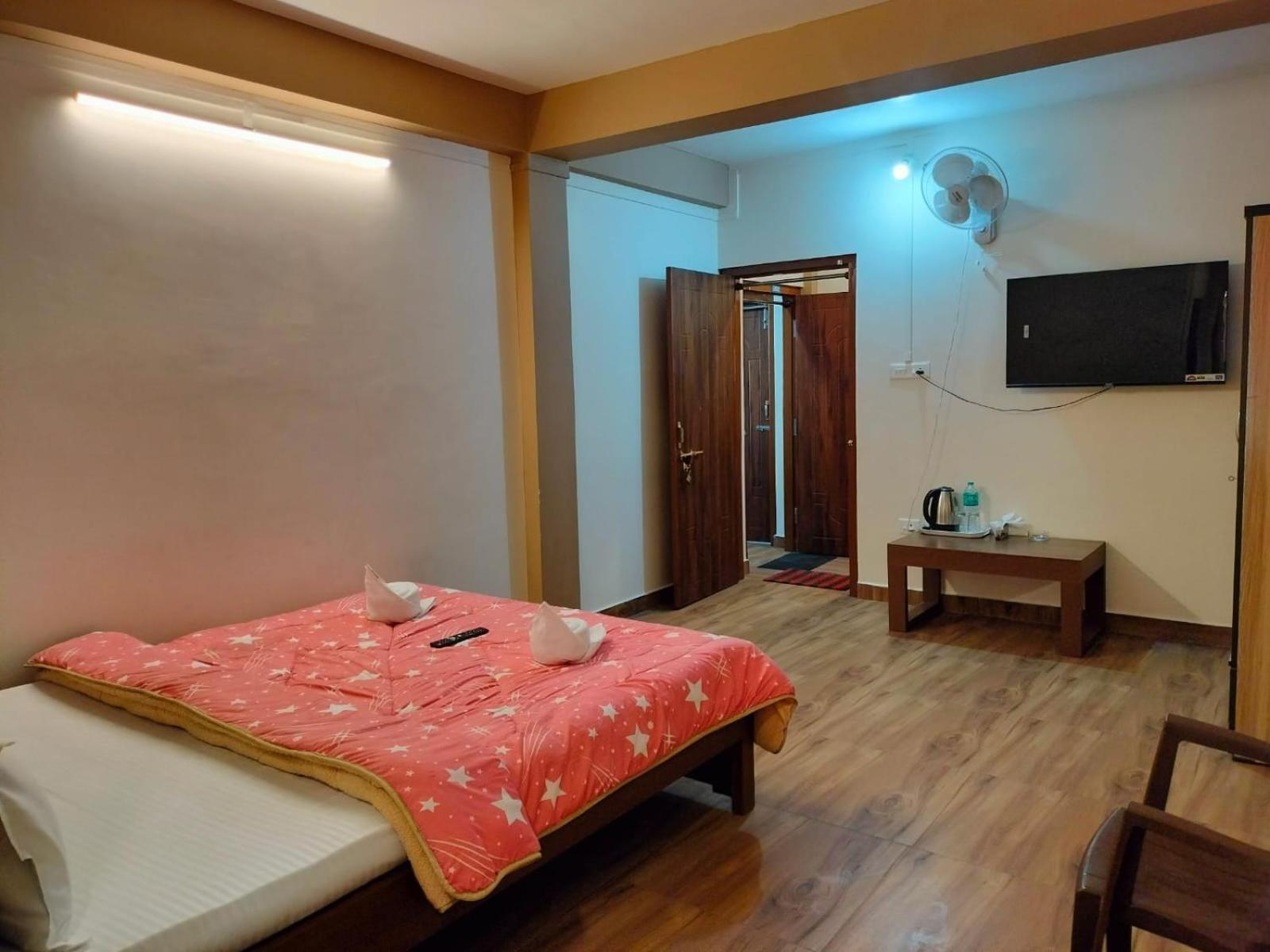 Aroma Inn Шилонг Екстериор снимка